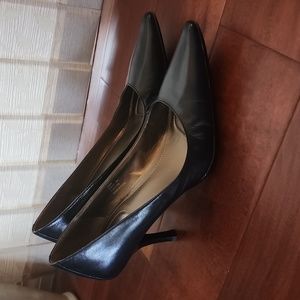 Calvin Klein navy dressy heel shoes
